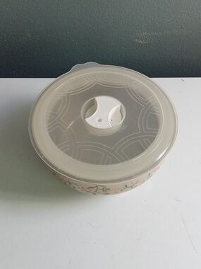 Ceramic Floral Storage Bowl with Vented Lid Pink Cherry Blossom Microwave‎ Safe